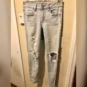 AE distresses Jeans